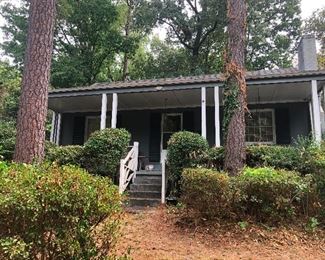 Home is for sale. Contact realtor Mary Miller 404 388-0187