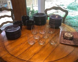 Not enough wine glasses. Also, not any wine.