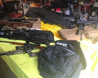 MANY air guns and rifles! Frighten your friends and enemies alike!