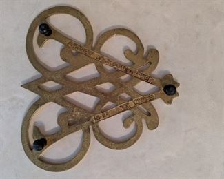 Virginia Metalcrafters trivet