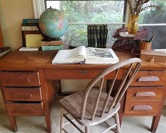 Solid oak large desk