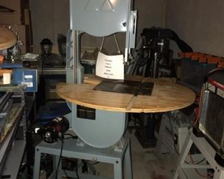 Delta Band saw with wood extension table