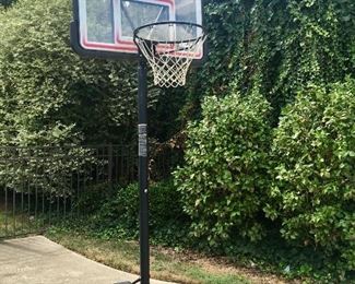 Basketball hoop