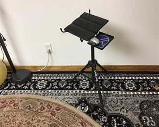 Laptop or Speaker stand