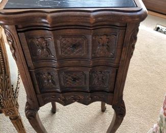 ORNATE END TABLE