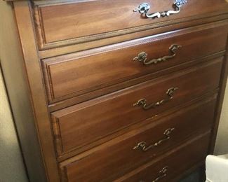 Chest of drawers