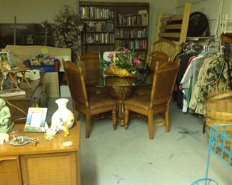 Lg glass top table with 4chairs
