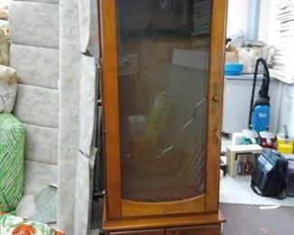 Six Gun Wood Gun Cabinet w/ Glass Door and Bottom Cabinet Doors
