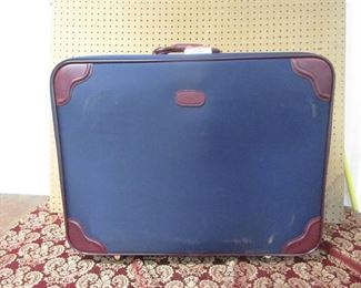American Tourister Suitcase Set