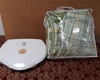 Full Size Comforter W/ Shams and George Foreman Grilling Machine