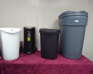 Trash Cans / Recepticles Lot