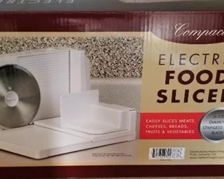 Electric food slicer