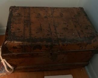 #13 metal chest w lid 23x16x17 $60.00