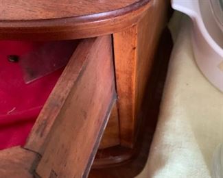 #12 antique 5 drawer vanity w mirror hang on wall 42x23x32 mir20x42 $175.00