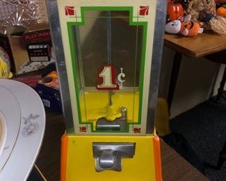 Vintage Dean penny arcade 1 cent gumball machine 