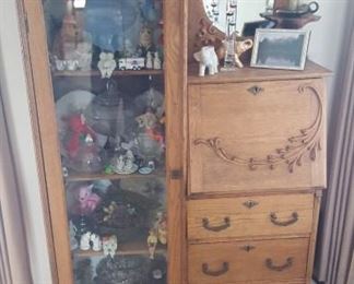 Antique oak secretary with glass door bookcase - excellent condition. 2 keys.