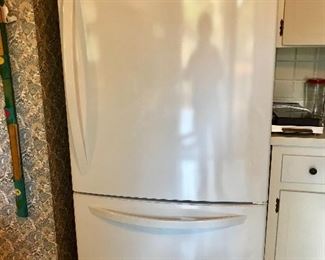 LG Refrigerator 40 cu ft.