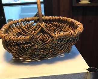Primitive basket