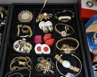 COSTUME JEWELRY 