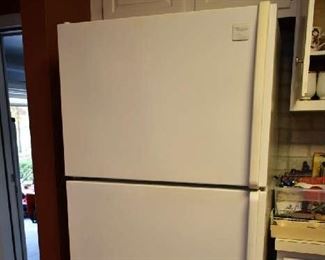 WHIRLPOOL FRIDGE