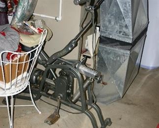 C.1940's / 50's EXERCYCLE AUTOMATIC EXERCISE EXECUTIVE MODEL Works Great