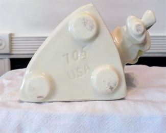 Vintage Shawnee Pottery #705 Mouse & Cheese, very good condition
