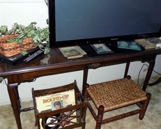 antique sofa table with spindle legs and paddle feet, 18 deep x 66 long x 30 tall