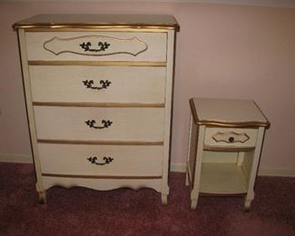 Chest of drawers/night stand