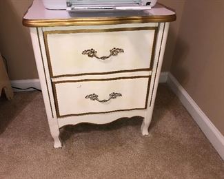Small chest of drawers 