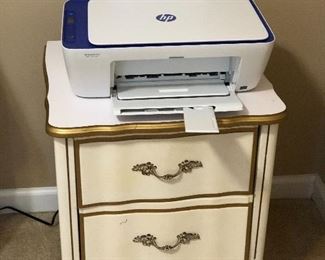 Hp printer
Chest in another picture 