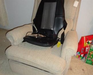 lift chair / works fine but upholstery in bad condition