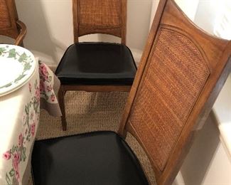 Dining room table and chairs can be sold separately