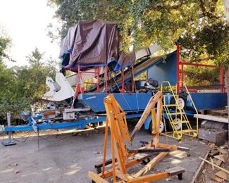 AQUATIC LAKE SKIMMING Machine on Trailer