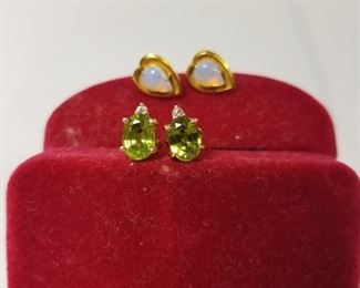 14 K Post Earring Pair w Gemstones https://ctbids.com/#!/description/share/252889
