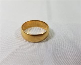 18 Karat Gold Band Ring https://ctbids.com/#!/description/share/252899