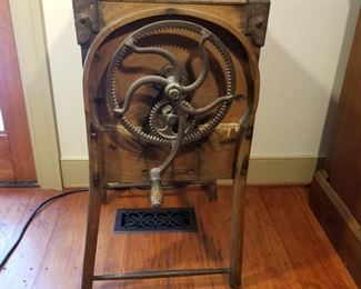Antique Wood & Iron Churn https://ctbids.com/#!/description/share/252801