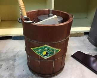 “Old fashioned” Ice Cream Maker