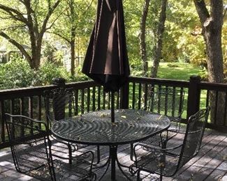 Patio Table w 6 Chairs and umbrella 
