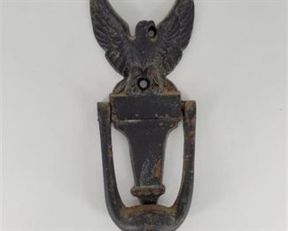 Lot 040
Vintage Cast Iron Eagle Door Knocker