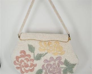 Lot 071
Vintage Made in Hong Kong Beaded Floral Handbag