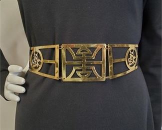 Lot 114
Vintage Asian Inspired Ladies' Metal Belt