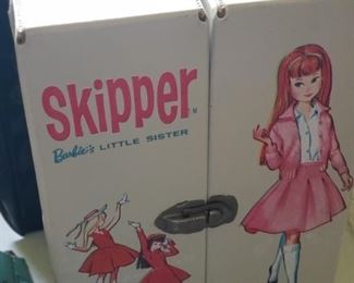 Skipper case, including Skipper and clothes 