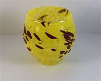 Lot 117
Hand-blown Art Glass Vase Guatemala