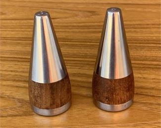 Lot 064
Mid Century Denmark Salt Pepper