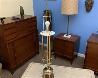 Lot 145
Vintage Laurel Lamp