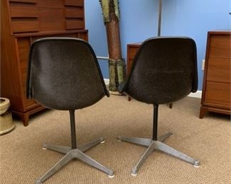 Lot 166
Pair Vintage Eames Herman Miller Chairs