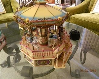 Enesco musical carousel
