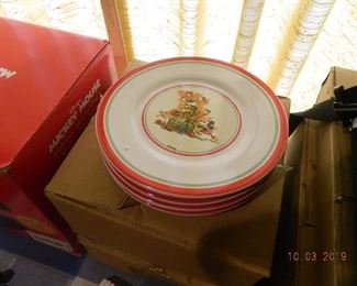 Disney plate set