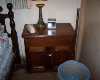 LIFT-TOP COMMODE, LAMP & MISC.