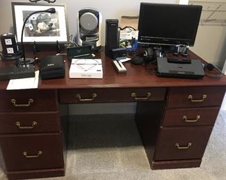Computer desk